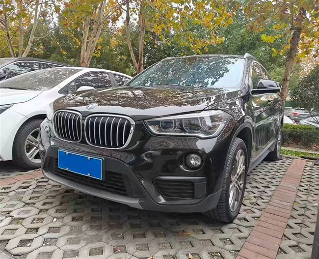 宝马X1，分期免审信，万把块钱提车