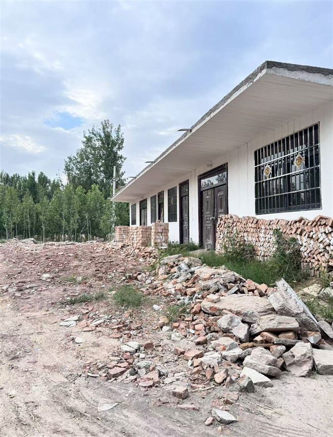 厂房招租，南曹乡1400平方，水电齐全有地磅100吨远离村庄，价格面议，刘先生18437888088
