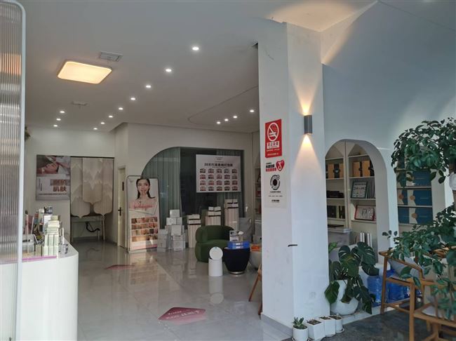 新装美容店赔钱转让