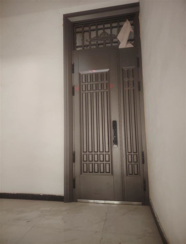 写字楼办公房出租，周围有学校商场饭店，地址文化路西祥路口向北200米路东，总面积360平方米，2楼，